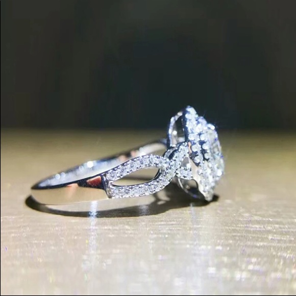 New 925 Silver Engagement Delicate Diamond Ring 💍 - Picture 3 of 5